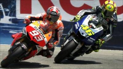 Marc Marquez passes Valentino Rossi at 'The Corkscrew'