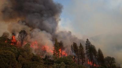 Wildfires burn near Yosemite National Park