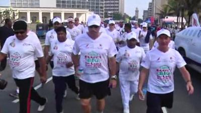 Sir Ian Botham walking in Sri Lanka for charity