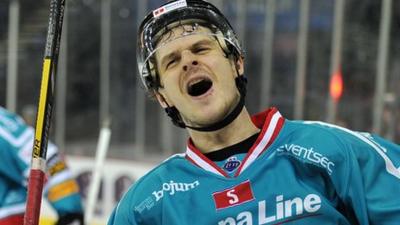 Craig Peacock of the Belfast Giants