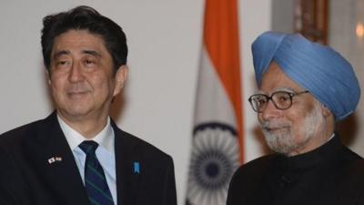 Japanese Prime Minister Shinzo Abe and Indian Prime Minister Manmohan Singh