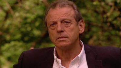 Leslie Grantham in English Neighbour