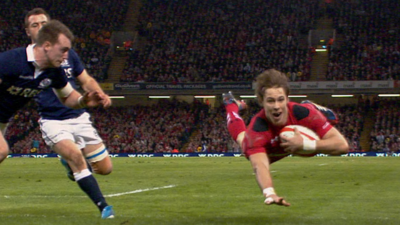 Williams try puts Wales ahead