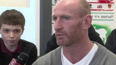 Schoolboy and Gareth Thomas