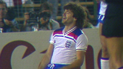 Kevin Keegan misses a sitter for England against Spain