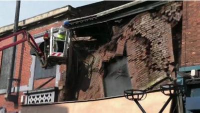 Building collapses in Ashton-under-Lyne