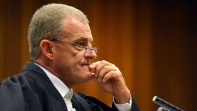 Gerrie Nel cross-examines Oscar Pistorius