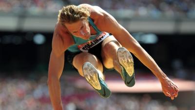 Chris Tomlinson questions Greg Rutherford long jump record