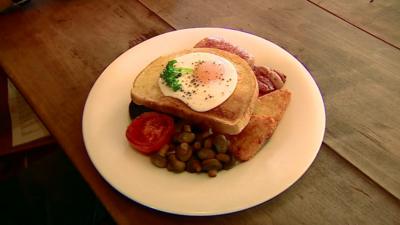 A fry up in a British cafe