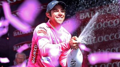 Michael Matthews held on to race leader's pink jersey after Sunday's final day of Giro d'Italia action in Ireland