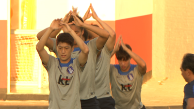 South Korea limber up in training