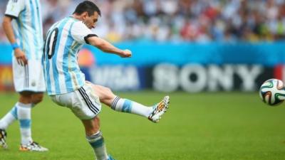 Lionel Messi puts Argentina back into the lead from a set piece