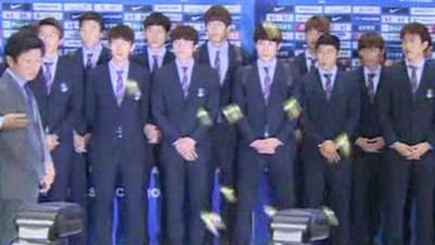 Toffees throw at S Korea football team