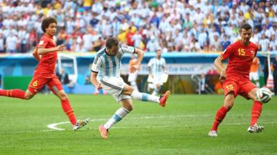 Gonzalo Higuain blasts Argentina into lead