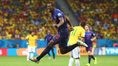 Georginio Wijnaldum seals easy Dutch win