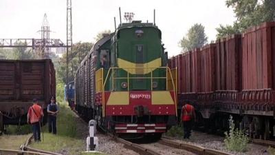 train carrying bodies arrives in Kharkhiv