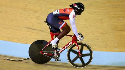 Glasgow 2014: Sprinter Quincy Alexander punctures on flying lap