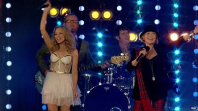 Kylie Minogue and Lulu performing at closing ceremony of Commonwealth Games 2014 in Glasgow