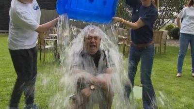 Alex Salmond does ice bucket challenge