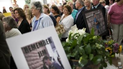 Photographs of James Foley and congregation at service