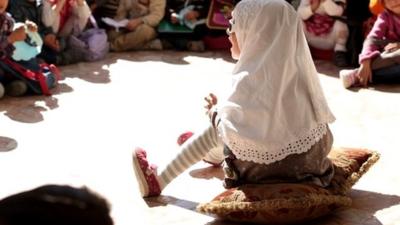 Children on outskirts of Damascus