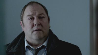 Mark Addy in "Remember Me"