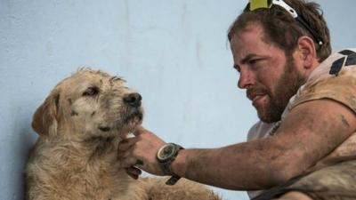 Mikael Lindnord and Arthur the dog