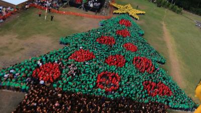 World's largest human Christmas tree