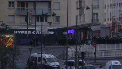 Police surround Paris supermarket