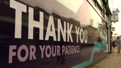 Tesco temporary shop sign in Dartford reading "Thank you for your patience"