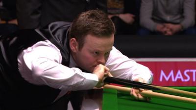 Masters 2015: Mark Allen miss gives Shaun Murphy semi-final win