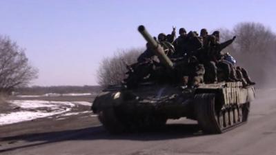 Ukrainian troops leaving Debaltseve