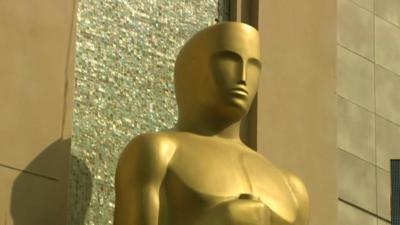 A giant Oscar statue