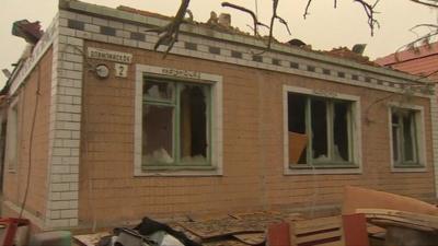 Damaged building in Peski