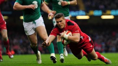 Scott Williams crosses the line for Wales in Cardiff