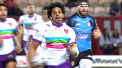 Hull KR's Albert Kelly running for the try line