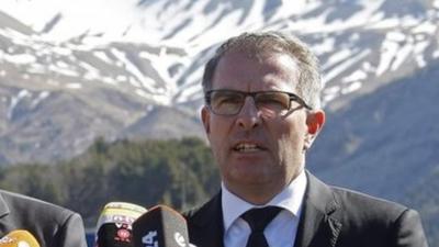 Lufthansa Chief Executive Carsten Spohr (R) and Germanwings Managing Director Thomas Winkelmann speak during a news conference