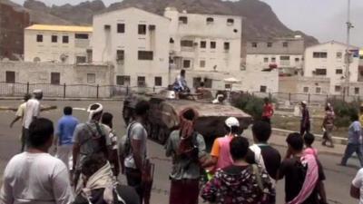 Tank in Yemen's port city of Aden