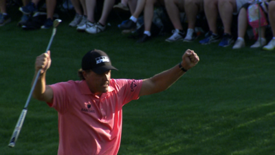 Masters 2015: Phil Mickelson holes monster putt on 16th