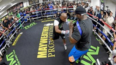 Floyd Mayweather's open training session