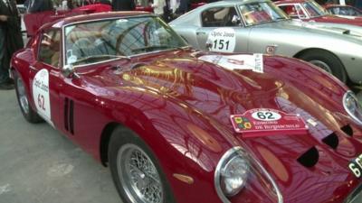 Vintage cars in Paris