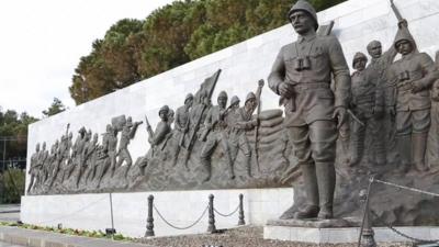 Monument to soldiers