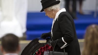 Queen at Cenotaph