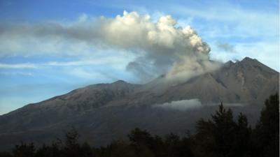 Calbuco Volcano erupts again in Chile