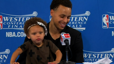 Steph Curry's 2-year-old daughter upstages dad at news conference