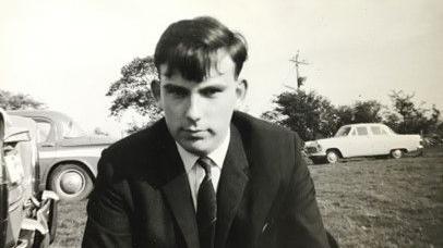 Llun o Gareth Morgan Jones fel gweinidog ifanc