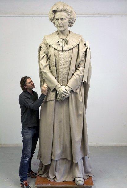 Sculptor Douglas Jennings and his bronze statue of Lady Thatcher