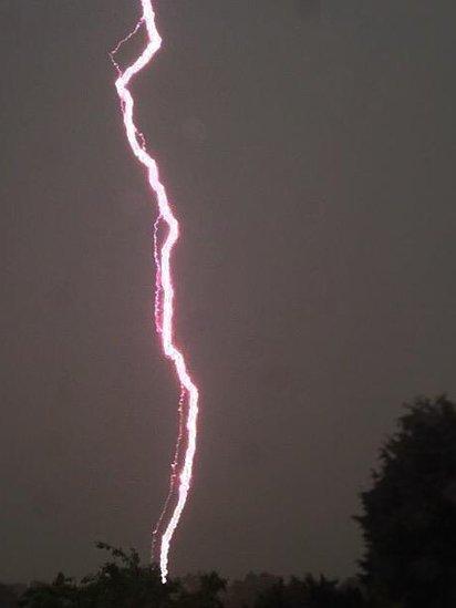 BBC Weather Watcher Sophie - picture of lightning in Shillington, Bedfordhsire