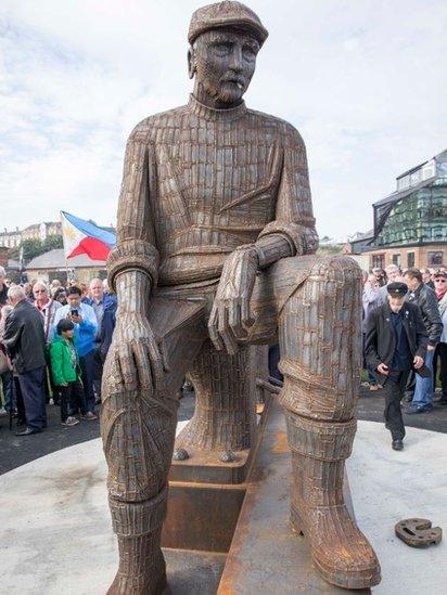 Fiddler's Green sculpture in North Shields