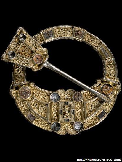 Hunterston brooch